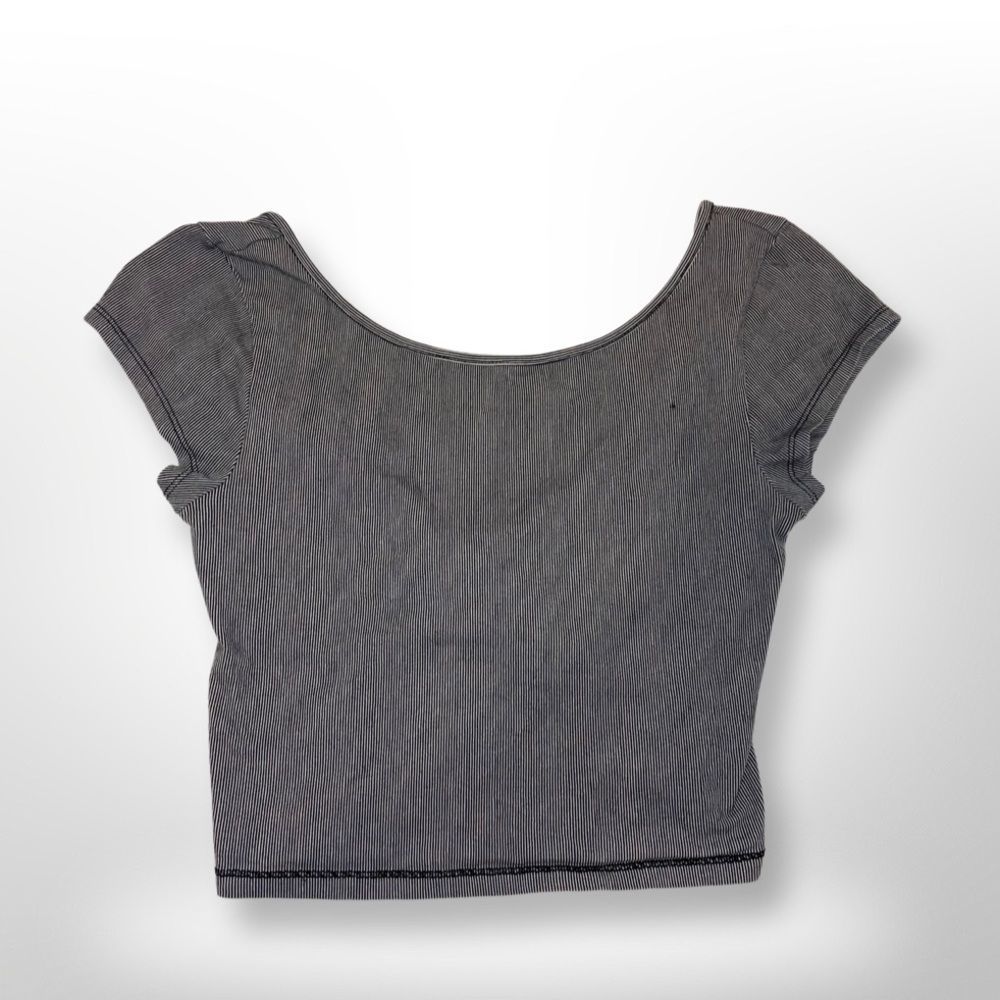 AMERICAN EAGLE - CROP TOP + CRISSCROSS BACK / S petite / Black & White
